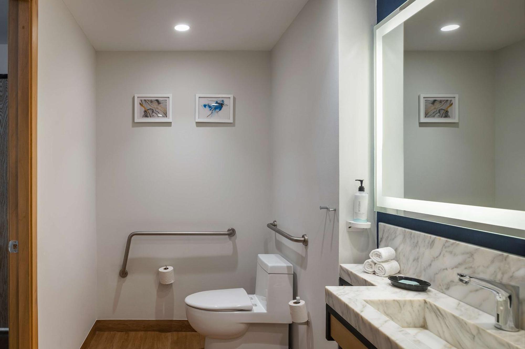 Hilton Garden Inn Cancun Airport エクステリア 写真