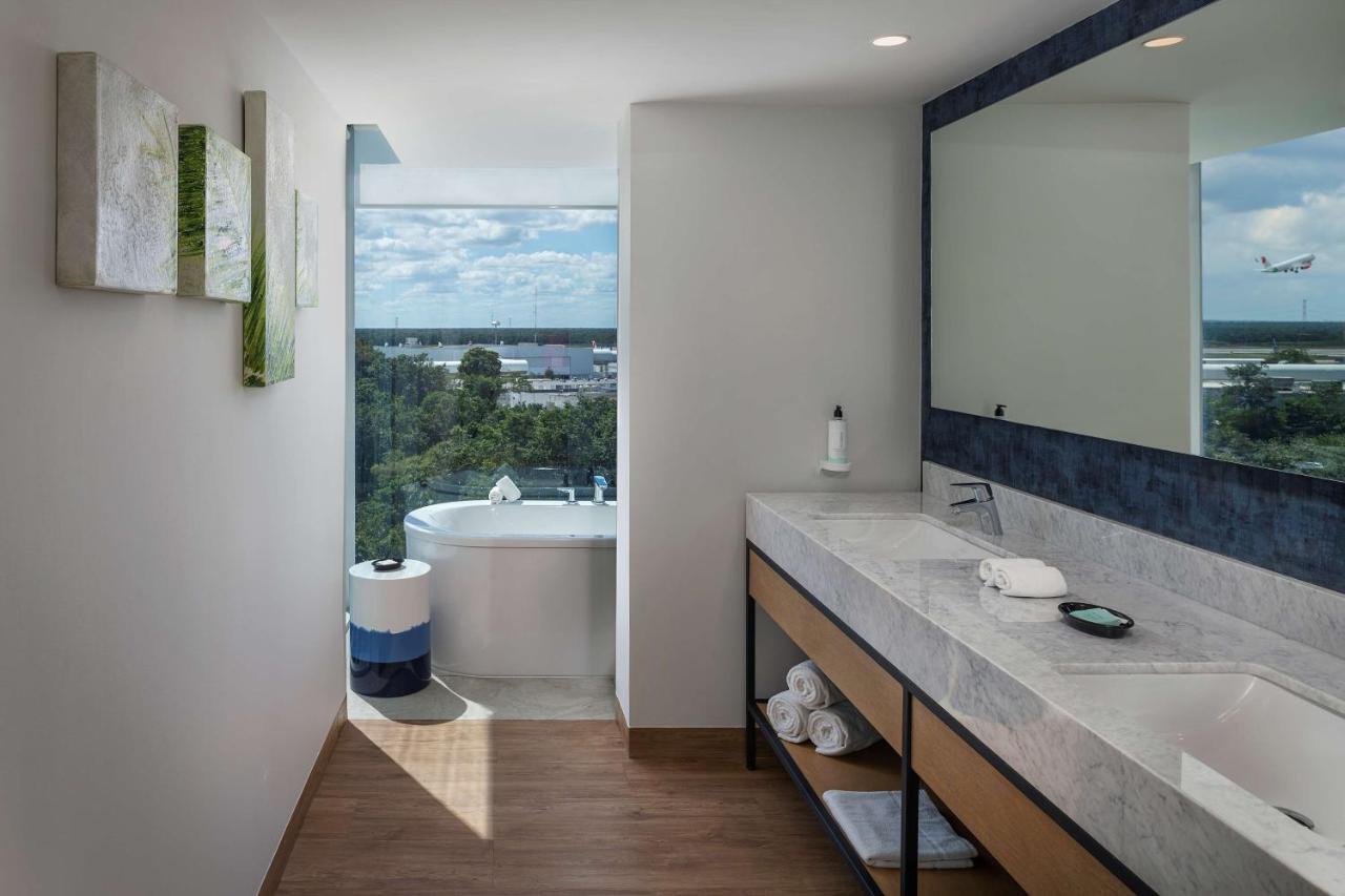 Hilton Garden Inn Cancun Airport エクステリア 写真